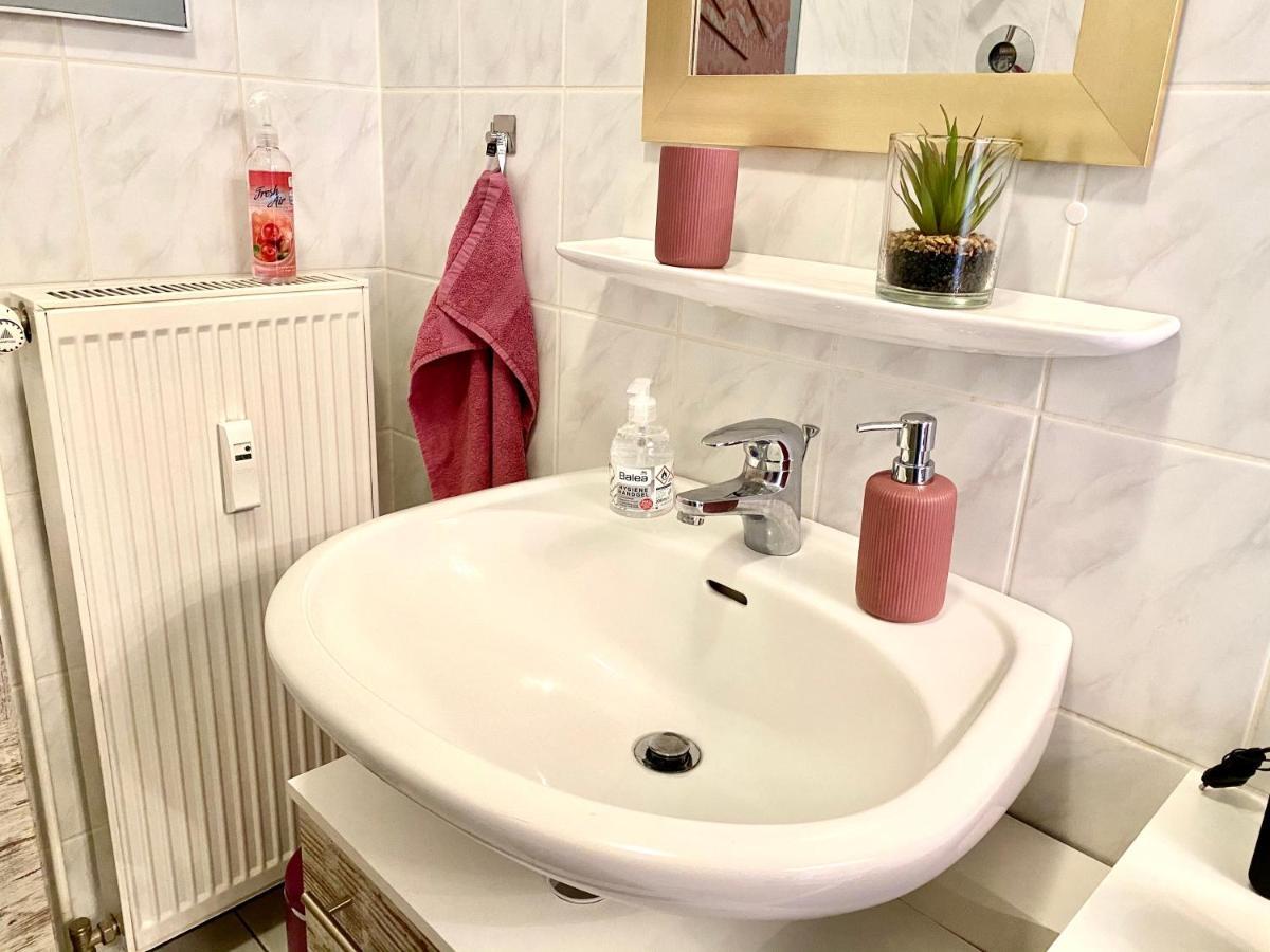 Cottbus-Apartments - Red Apartment I Privat I Wifi I Kueche I Balkon 外观 照片